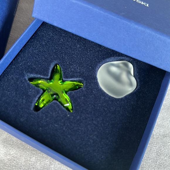 Swarovski Cantillana Moss Green Starfish New in Box - Picture 2 of 4